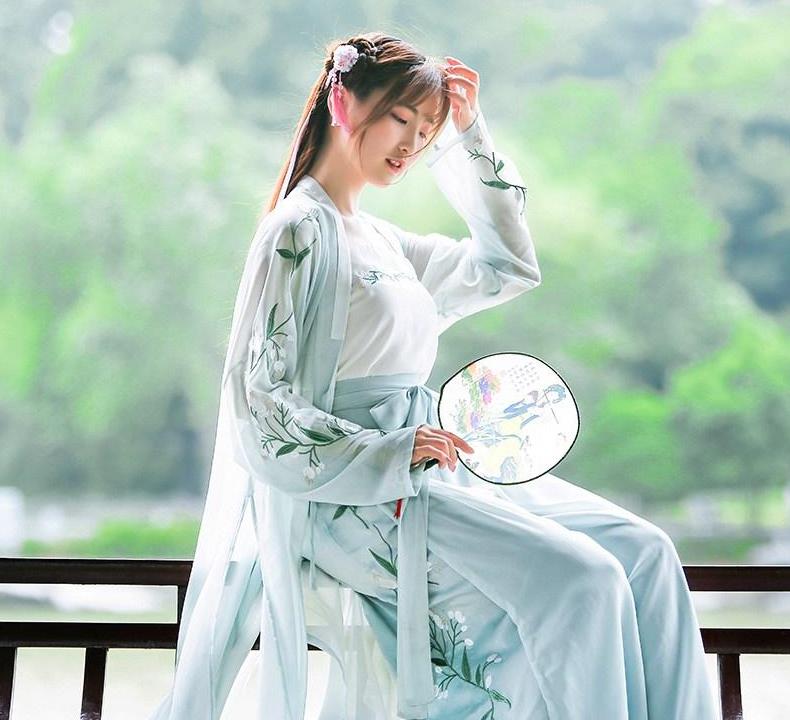 上海志強(qiáng)網(wǎng)絡(luò)推廣：如何提升網(wǎng)站的內(nèi)容策略？對網(wǎng)站優(yōu)化有幫助嗎；古風(fēng)漢服定制營銷推廣