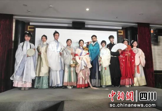 重回漢唐漢服暨CCTV展播簽約儀式在成都舉行
