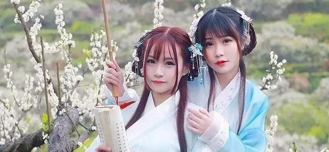 萌系漢服女孩（多圖） - 何戚戚 - { 印象 }