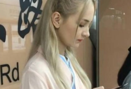 俄羅斯美女穿漢服超害羞