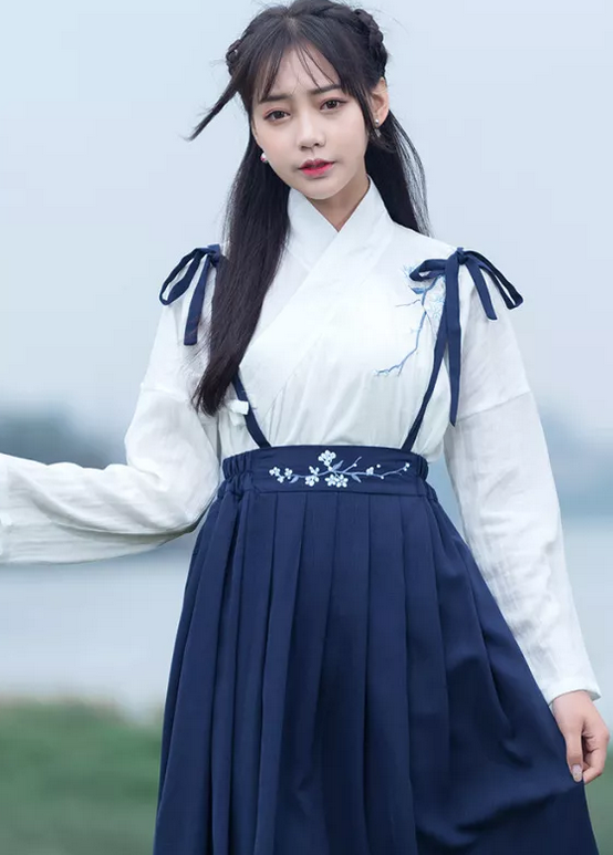 道袍亦為明代官員士人日常穿著的服飾
