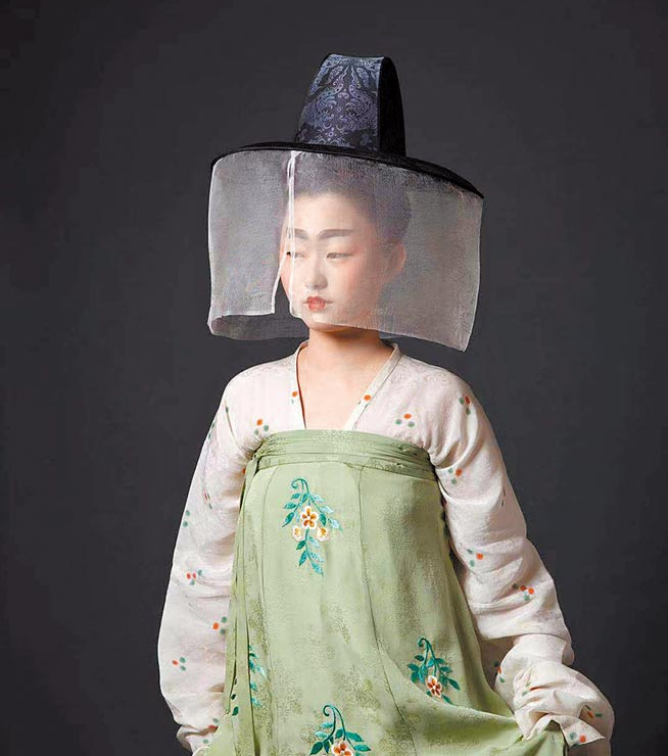 裝束復原團隊考據后復原的初唐帷帽裝束。（裝束復原團隊提供）