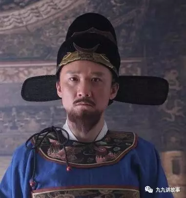 宋代的襦裙式樣與唐代大致相同。不同的是其配色較為素雅，身上沒有較多的裝飾，除了披帛以外，主要集中在腰間正中部位的飄帶上