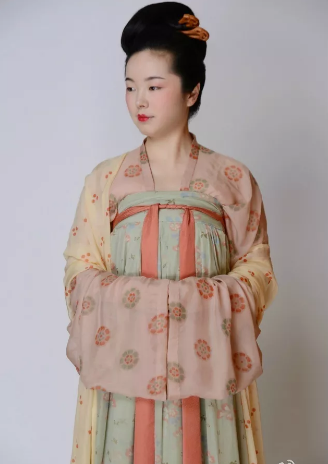 齊胸襦（衫）裙