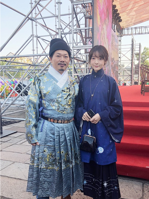 徐嬌方文山漢服合影