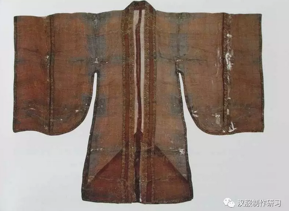 福建福州南宋黃升墓出土帶金泥花邊的薄羅“大衣”