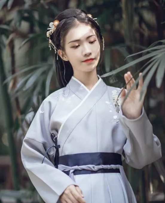 隋代仕女服飾