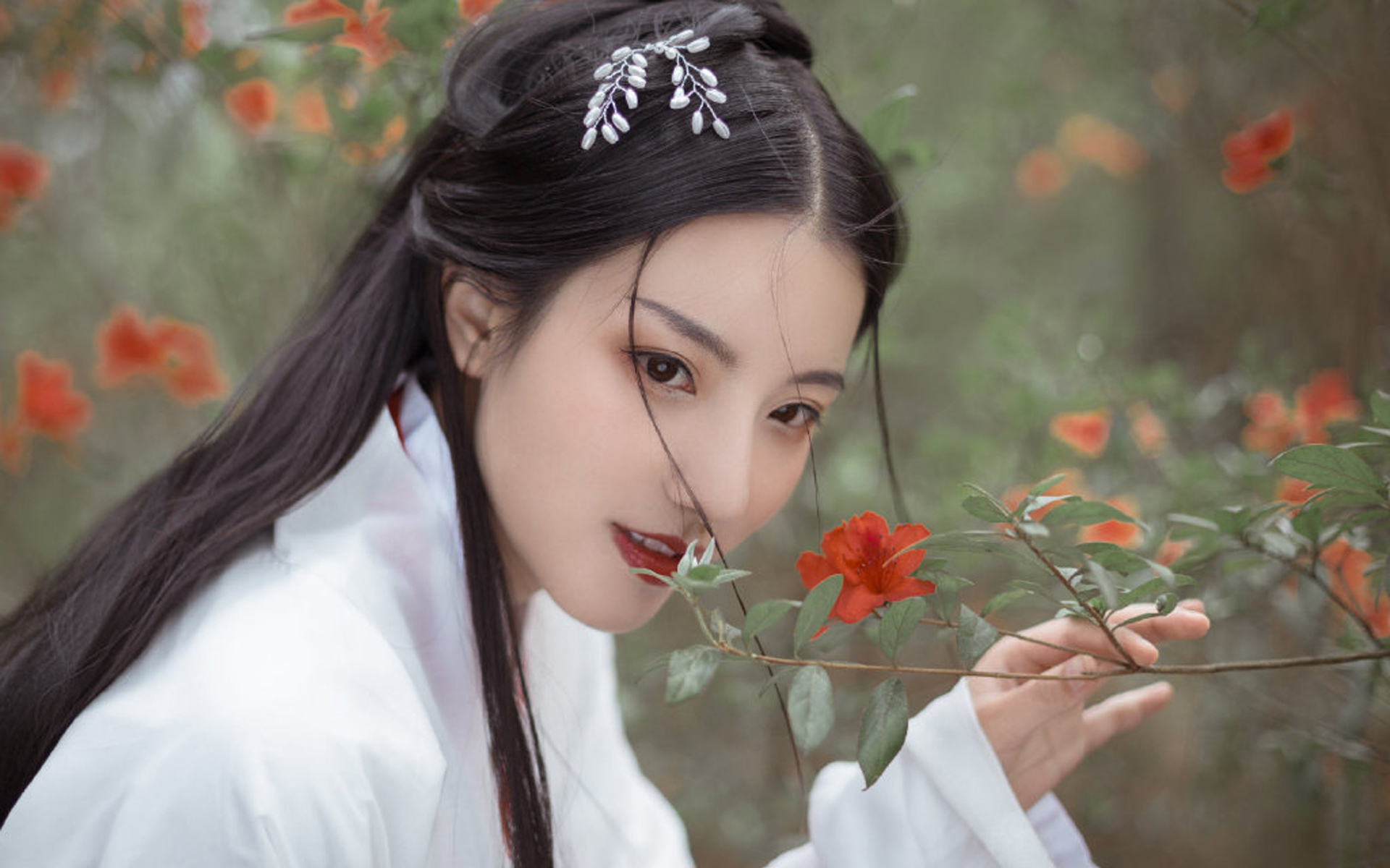 古風(fēng)美女美艷迷人寫真桌面壁紙