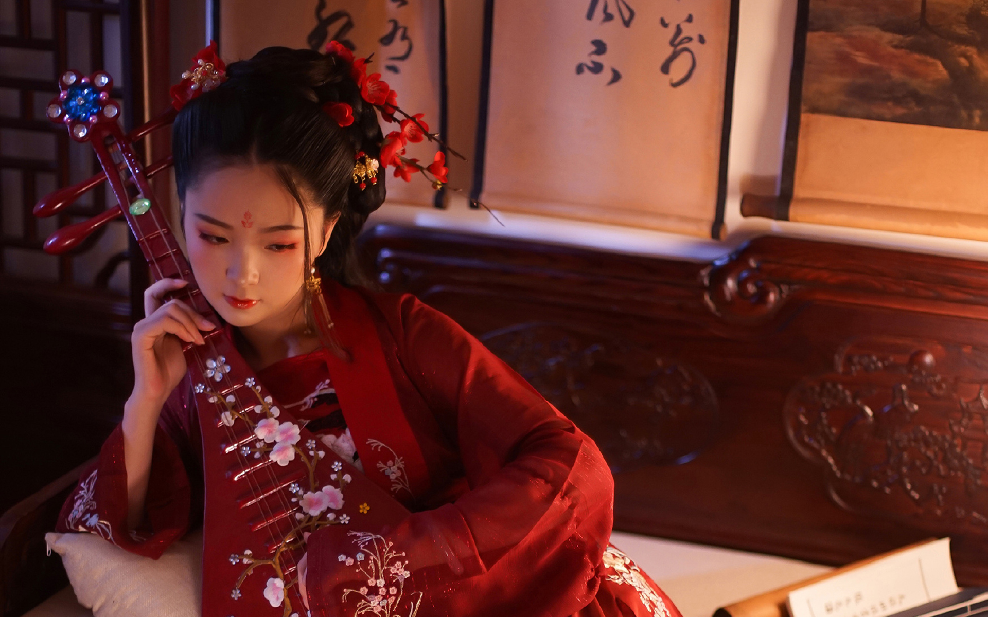 美艷古裝美女漢服高清桌面壁紙