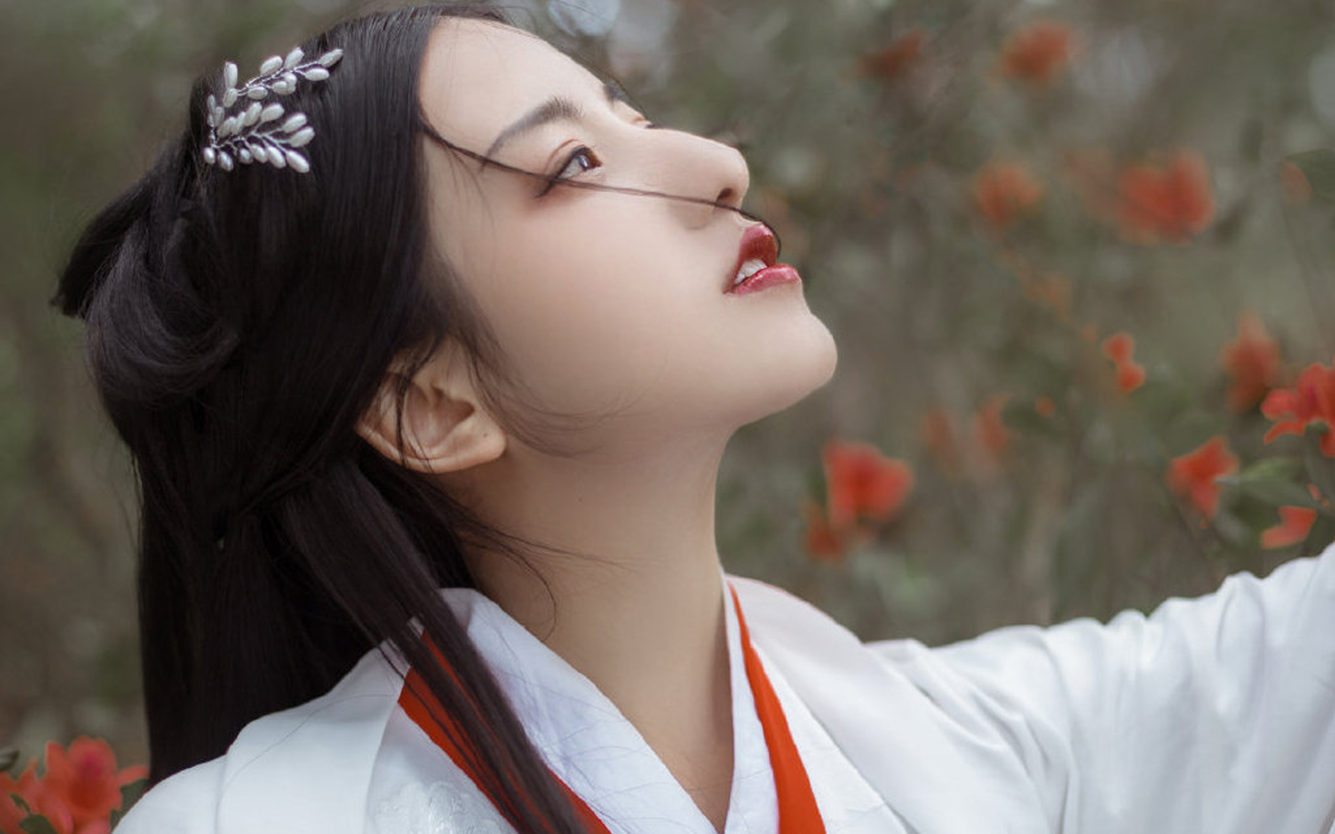 古風(fēng)美女美艷迷人寫真桌面壁紙