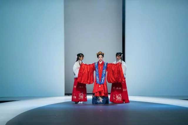 漢尚華蓮2018廣東時(shí)裝周出展——九錦司
