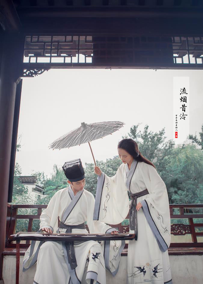曲裾穿著小示范