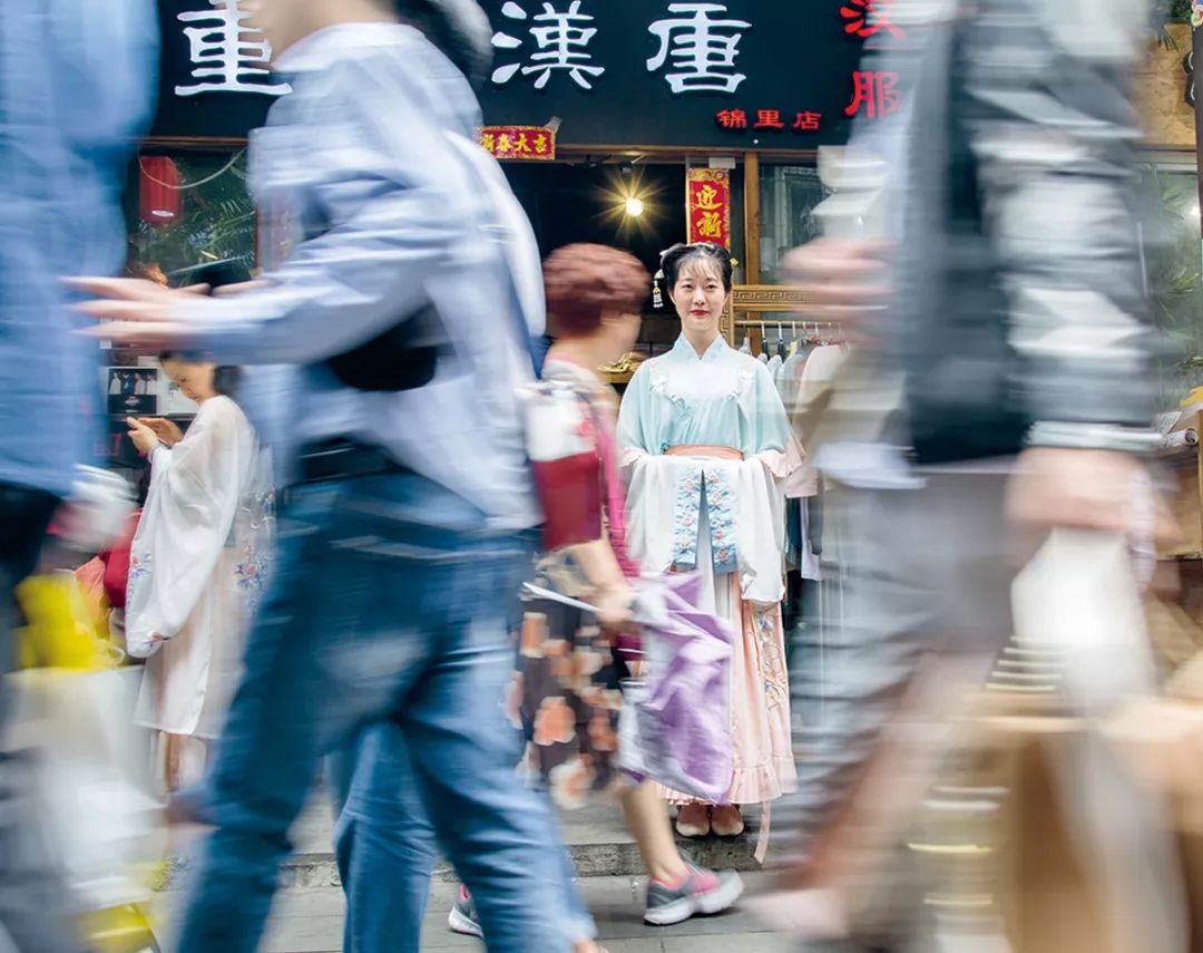 漢服品牌重回漢唐成都錦里店。