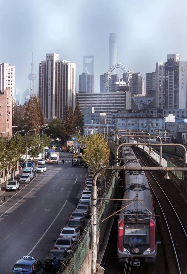 上海延安高架及南北高架交叉點