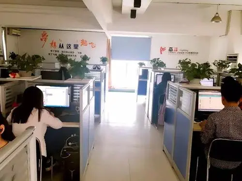 網絡商標和實體商標有什么區別呢？注冊過的商標在網上不能推廣么？還要申請域名商標呢，不申請會有什么影響？